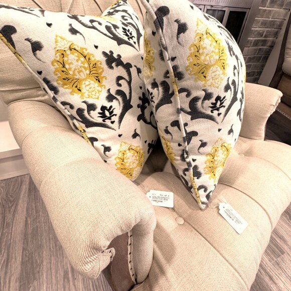 Floral Medallion Accent Pillows - Picture 4 of 4